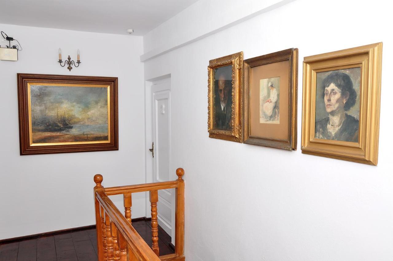 Bed & Breakfast Popamuseum Tarpesti Strada Muzeului Nr 28 Tirpesti Exterior foto