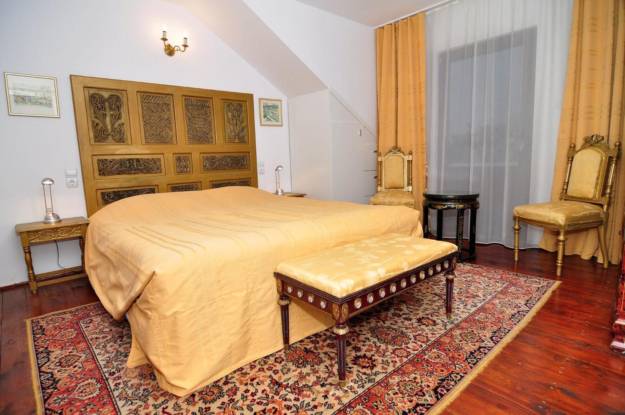 Bed & Breakfast Popamuseum Tarpesti Strada Muzeului Nr 28 Tirpesti Exterior foto