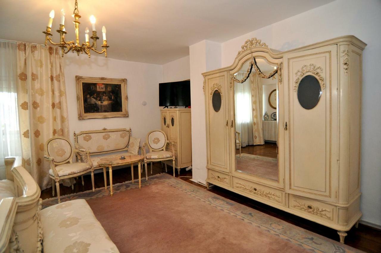 Bed & Breakfast Popamuseum Tarpesti Strada Muzeului Nr 28 Tirpesti Exterior foto