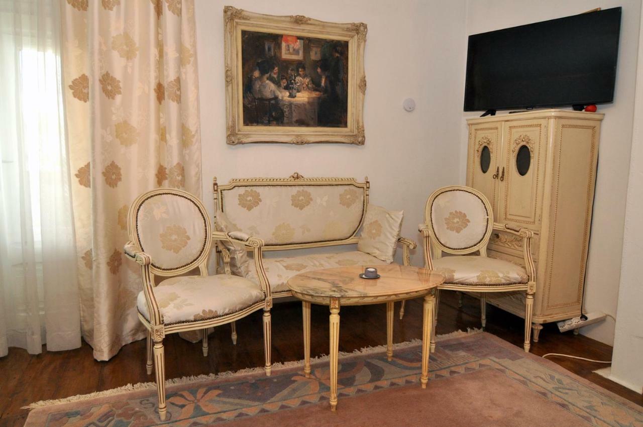 Bed & Breakfast Popamuseum Tarpesti Strada Muzeului Nr 28 Tirpesti Exterior foto